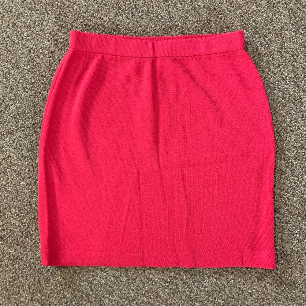 St.John Size 8 Pink Skirt